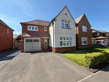 4 bedroom detached house for sale