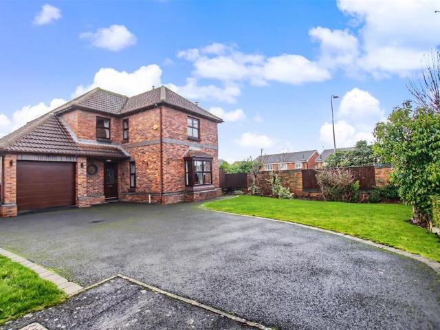 4 bedroom detached house for sale