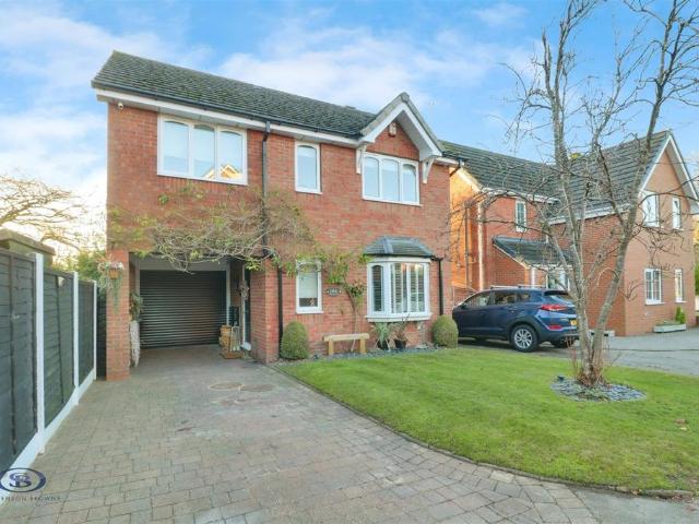 4 bedroom detached house for sale