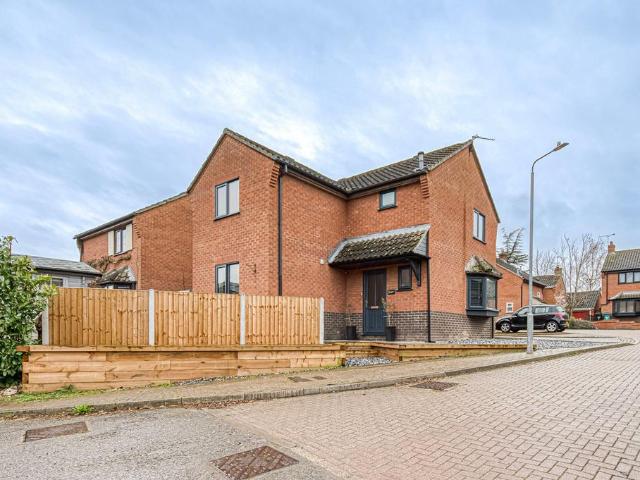 3 bedroom detached house for sale