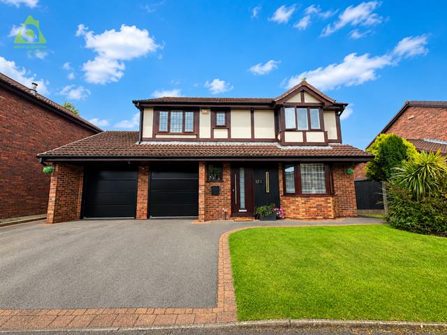 4 bedroom detached house for sale