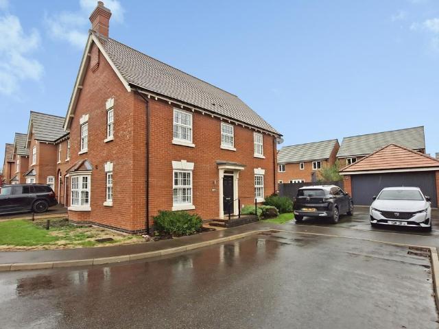 4 bedroom detached house for sale