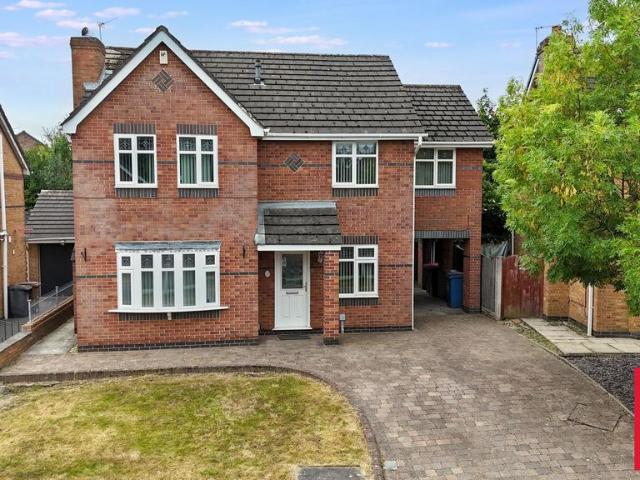 4 bedroom detached house for sale