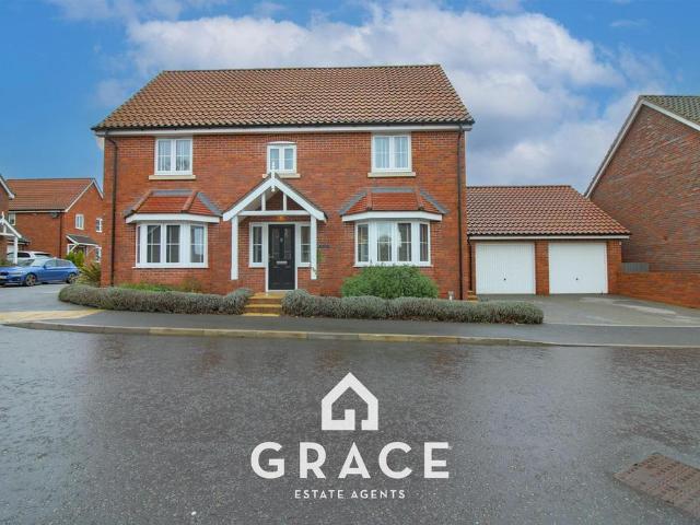 4 bedroom detached house for sale