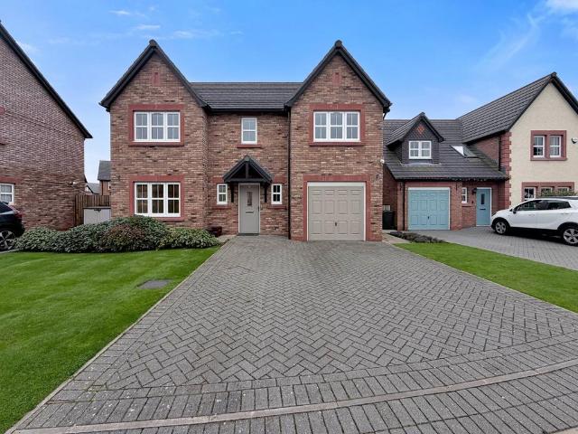 4 bedroom detached house for sale