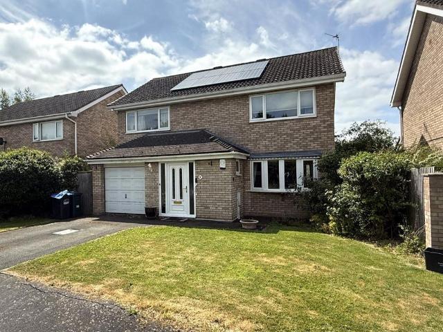 4 bedroom detached house for sale