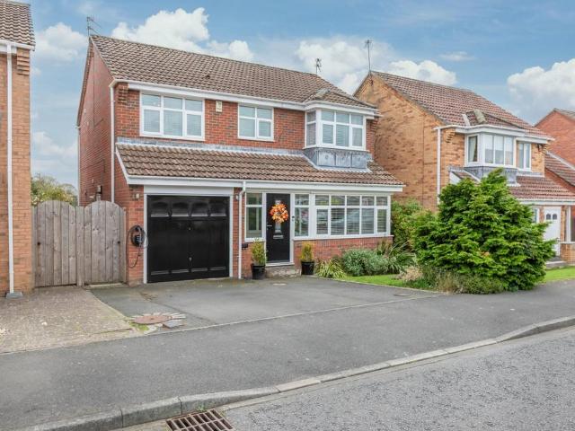 4 bedroom detached house for sale