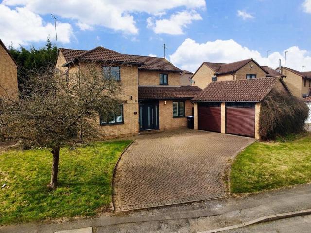 4 bedroom detached house for sale