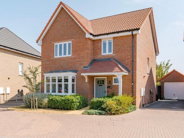 4 bedroom detached house for sale
