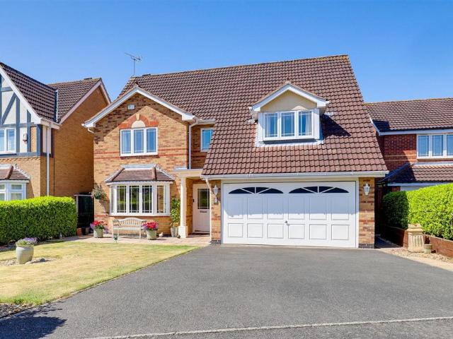4 bedroom detached house for sale