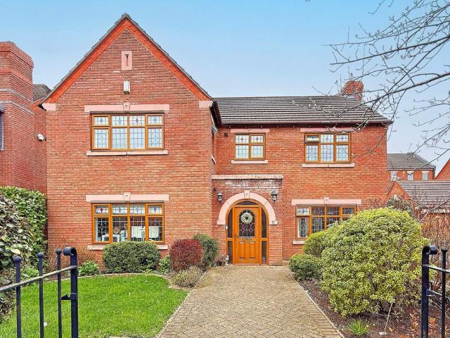 5 bedroom detached house for sale