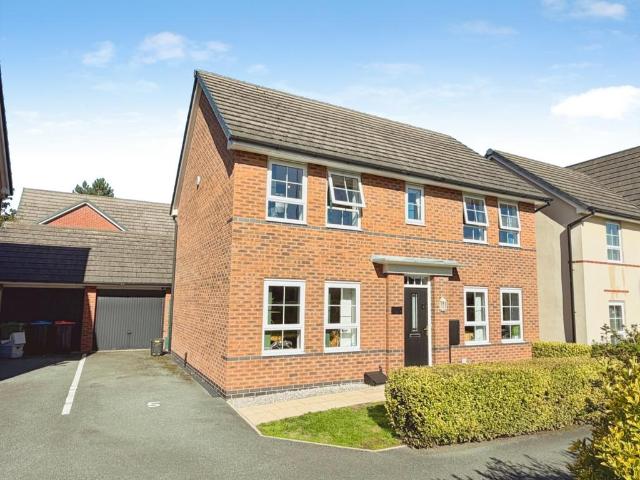 4 bedroom detached house for sale