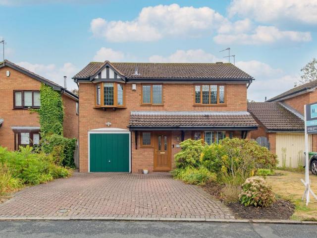 4 bedroom detached house for sale