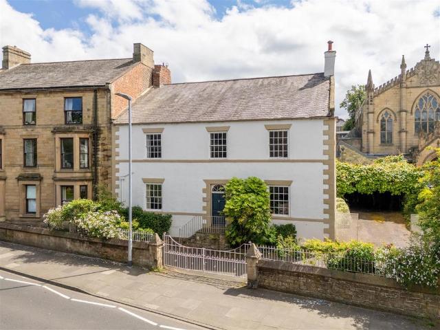 4 bedroom semi detached house for sale