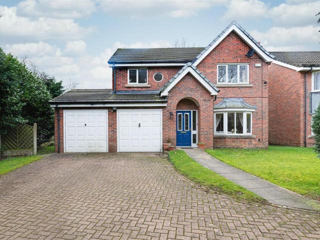 4 bedroom detached house for sale
