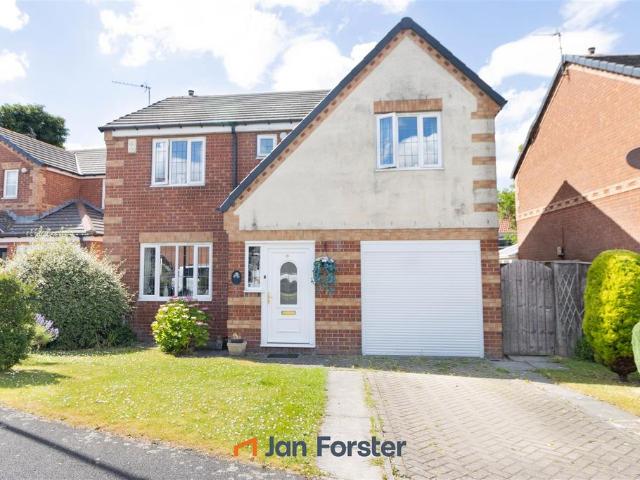 4 bedroom detached house for sale