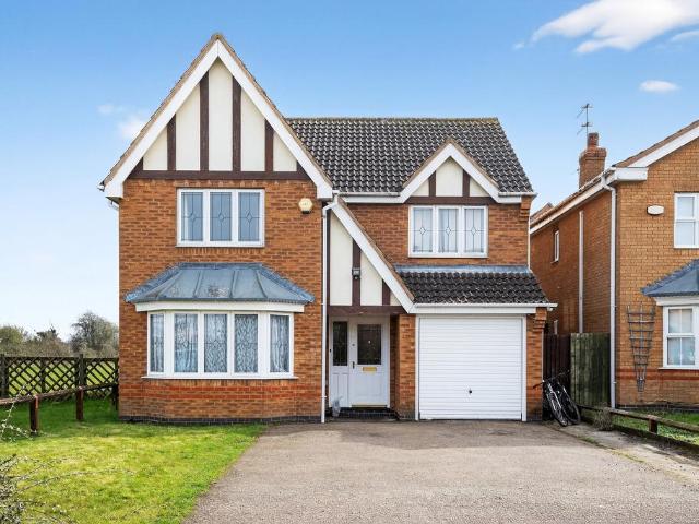 4 bedroom detached house for sale
