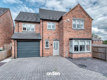 4 bedroom detached house for sale