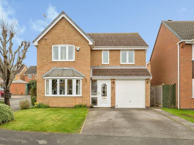 4 bedroom detached house for sale