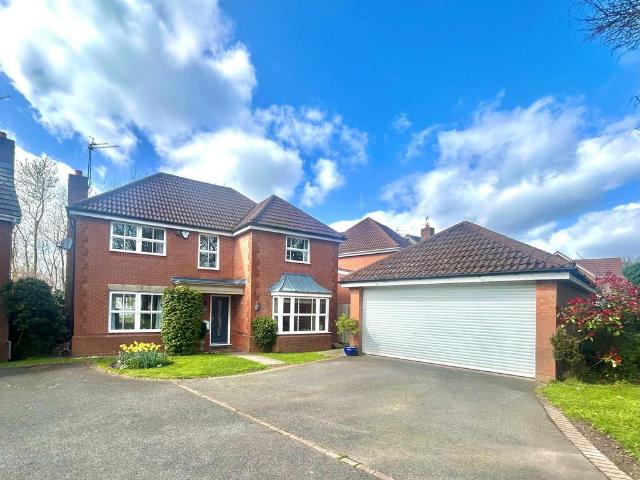 4 bedroom detached house for sale