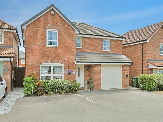 4 bedroom detached house for sale