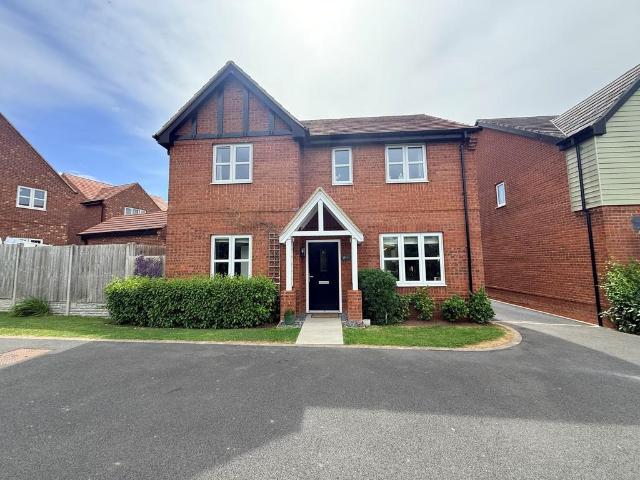 4 bedroom detached house for sale