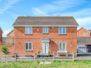 4 bedroom detached house for sale