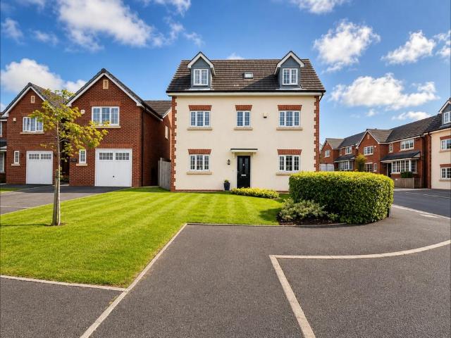 4 bedroom detached house for sale
