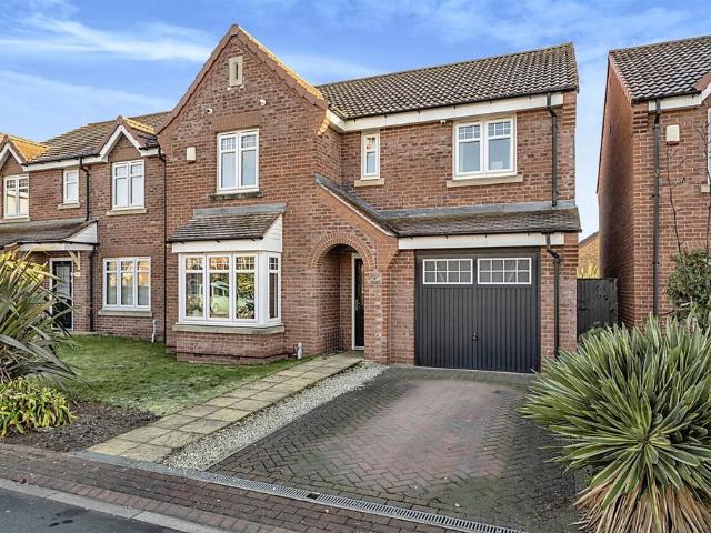 4 bedroom detached house for sale