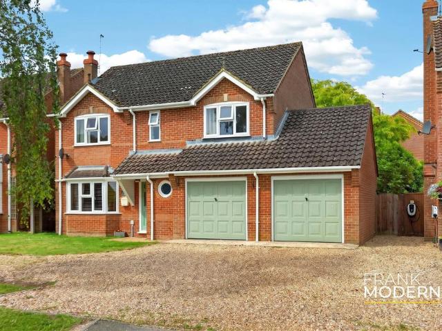 4 bedroom detached house for sale
