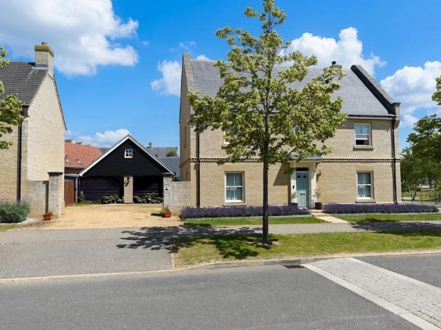 4 bedroom detached house for sale