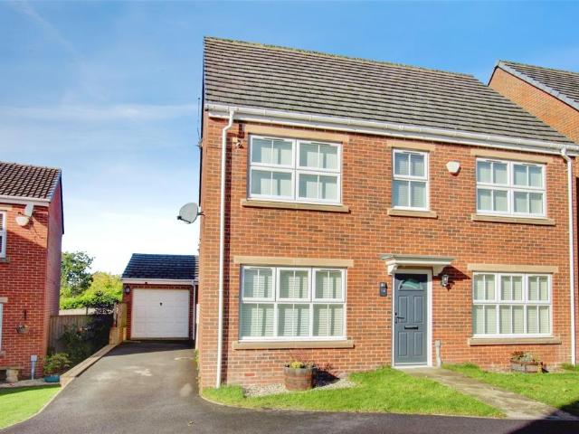 4 bedroom detached house for sale
