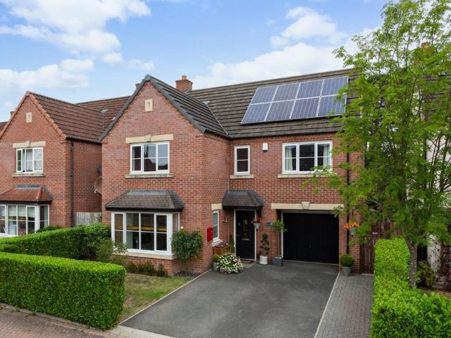 4 bedroom detached house for sale