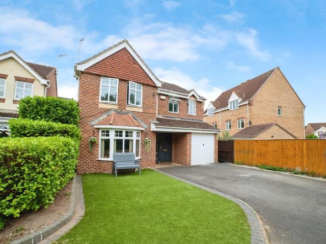 4 bedroom detached house for sale