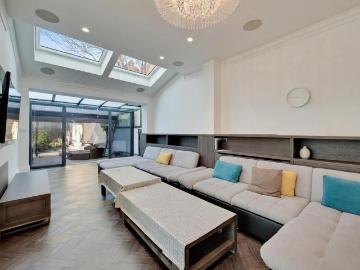 Dudden Hill, London, Greater London - Equipped kitchen
