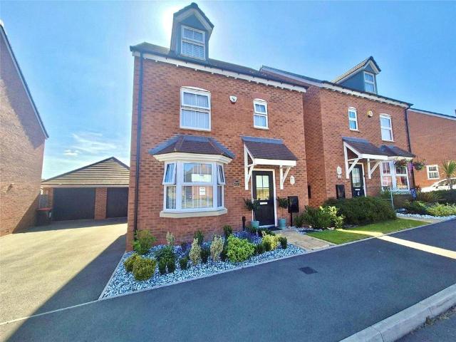 4 bedroom detached house for sale