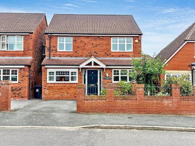 4 bedroom detached house for sale