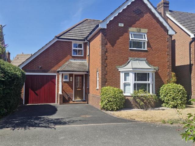 4 bedroom detached house for sale