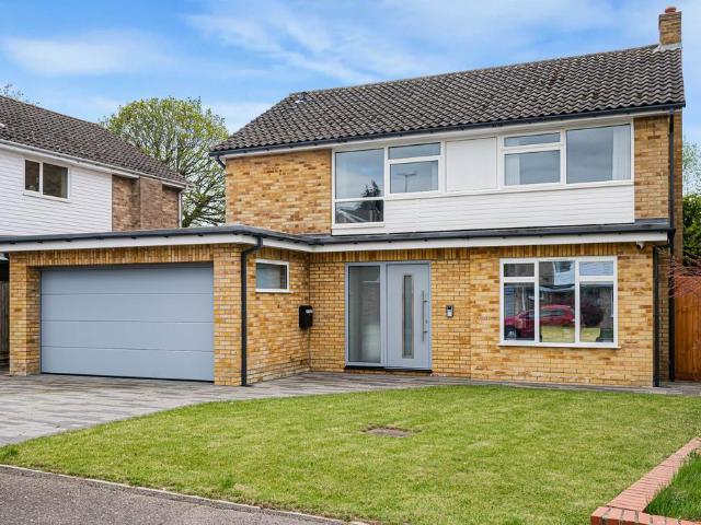 4 bedroom detached house for sale