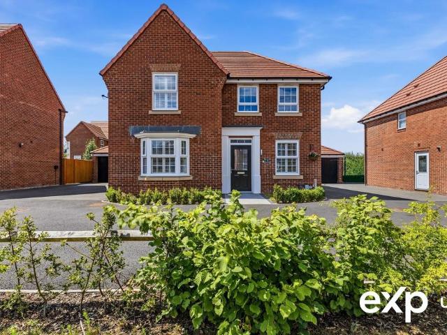 4 bedroom detached house for sale