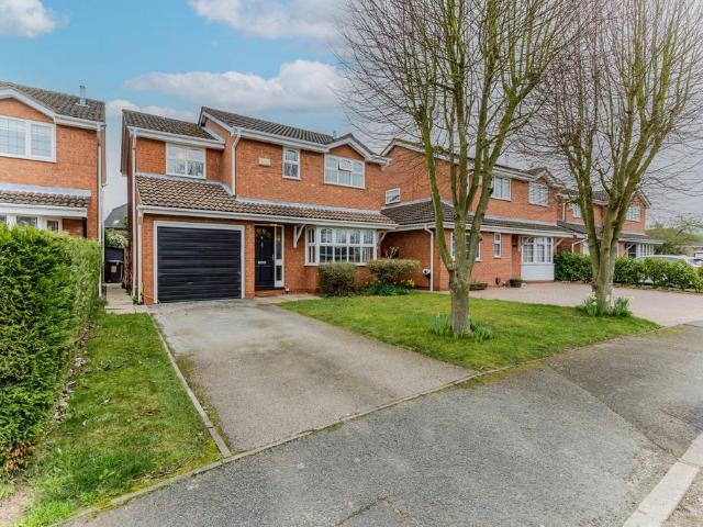 4 bedroom detached house for sale
