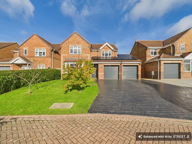 4 bedroom detached house for sale