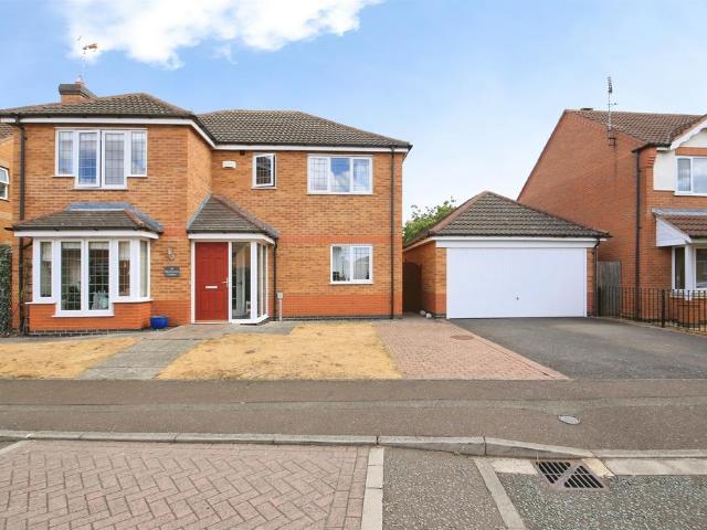4 bedroom detached house for sale
