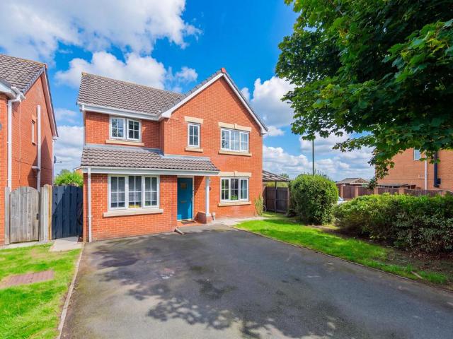 4 bedroom detached house for sale