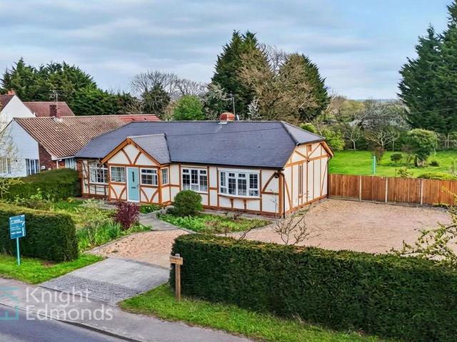 4 bedroom detached bungalow for sale