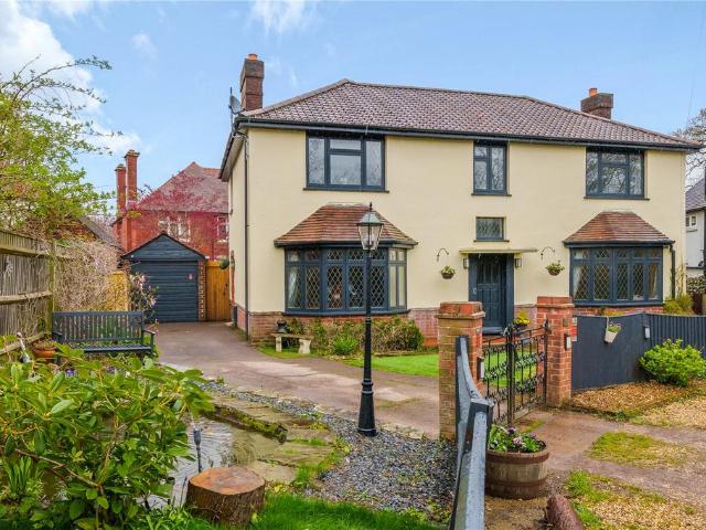 4 bedroom detached house for sale