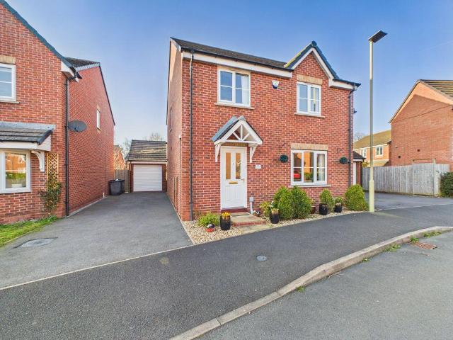 4 bedroom detached house for sale