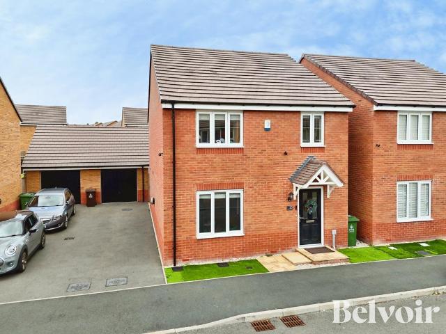 4 bedroom detached house for sale