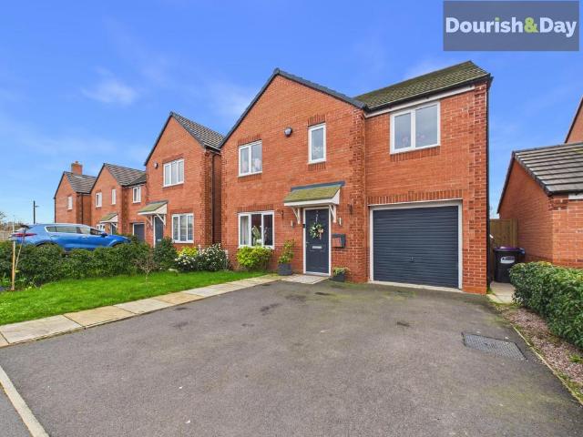 4 bedroom detached house for sale