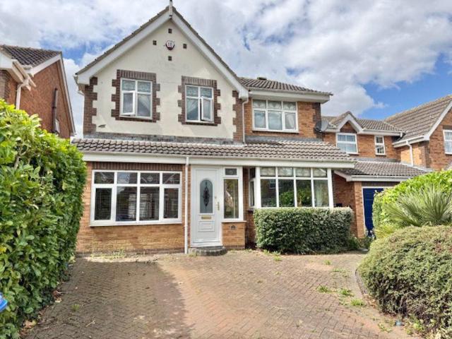 4 bedroom detached house for sale